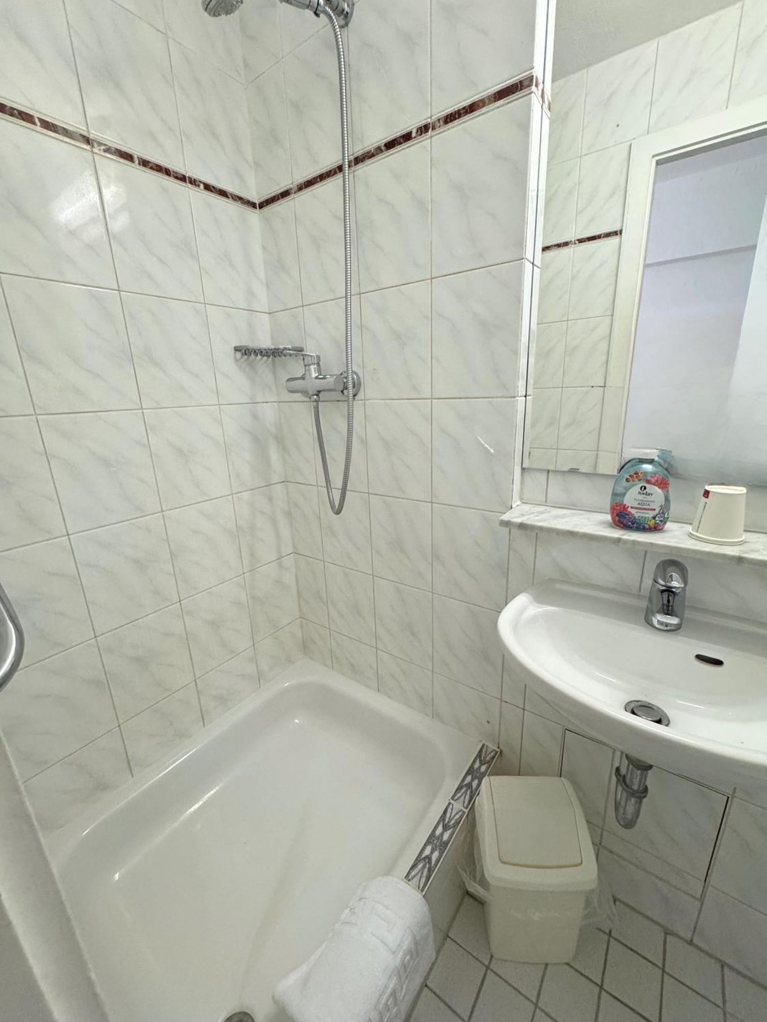 Hostel Heinzelmaennchen Кёльн Экстерьер фото