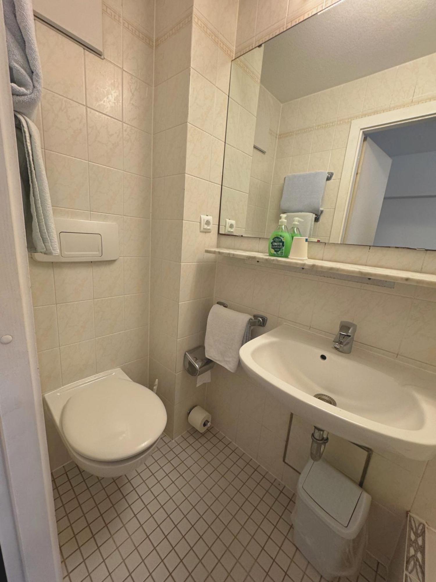 Hostel Heinzelmaennchen Кёльн Экстерьер фото